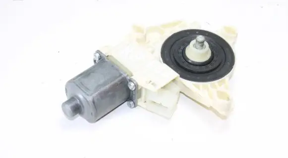 Mercedes-Benz A W176 Front door window regulator motor A2469065100