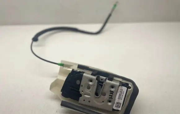 Tesla Model 3 Front door lock P106896300M 106896300M
