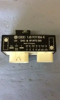 Volkswagen Golf IV Coolant fan relay 1J0919506K