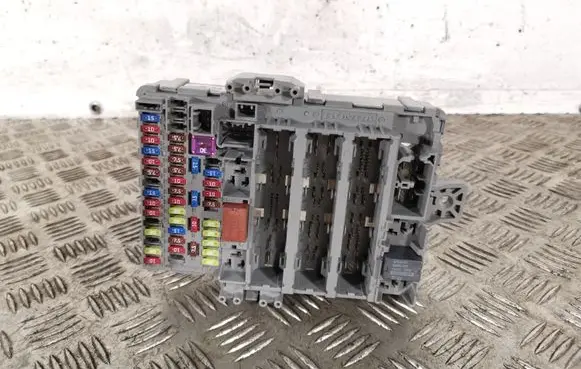 Honda CR-V Fuse module 116RA000021