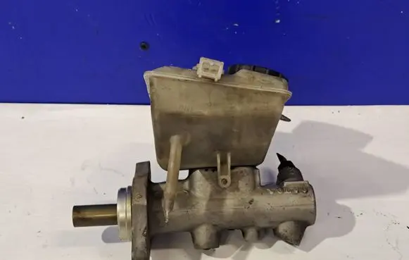 Master brake cylinder