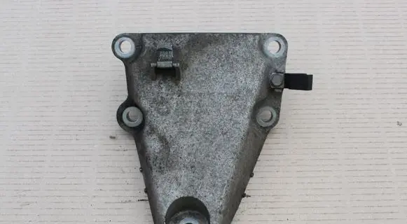 BMW X3 E83 Engine mounting bracket 3415179