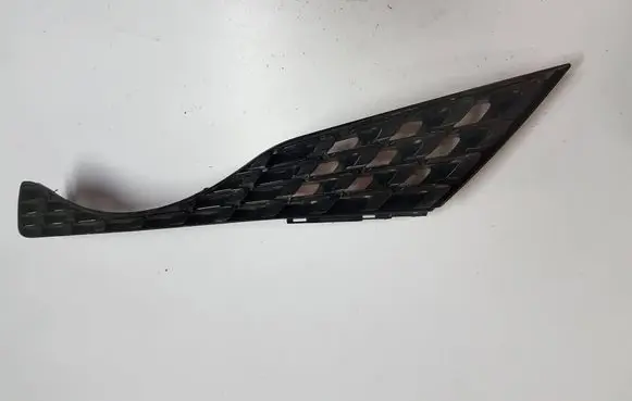 Nissan Juke I F15 Front bumper upper radiator grill 62075BV80A