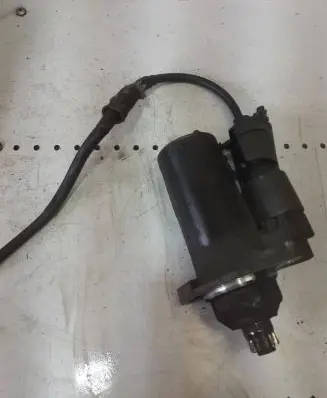 Volkswagen Golf V Starter motor