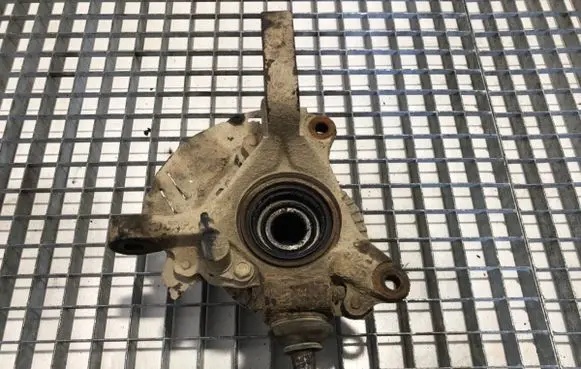 Subaru Forester SF Front wheel hub spindle knuckle 
