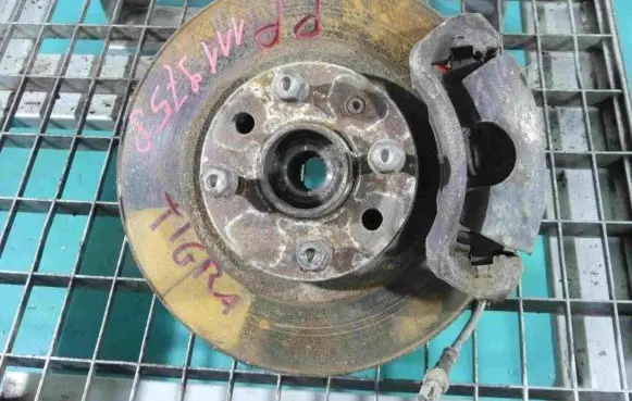 Opel Tigra B Front wheel hub spindle knuckle IMPRK1119758