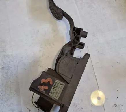 Skoda Octavia Mk1 (1U) Accelerator throttle pedal 0281002346 1J2721503E 28330215Y83