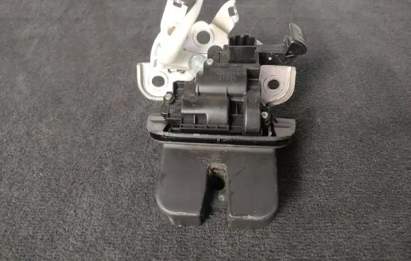 Audi Q7 4L Tailgate/trunk/boot lock/catch/latch 4F9827505 12594110