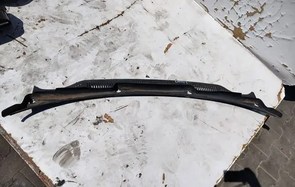 Volkswagen Caddy Wiper trim 2K0819403