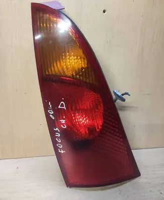 Ford Focus Rear/tail lights XS4X13405