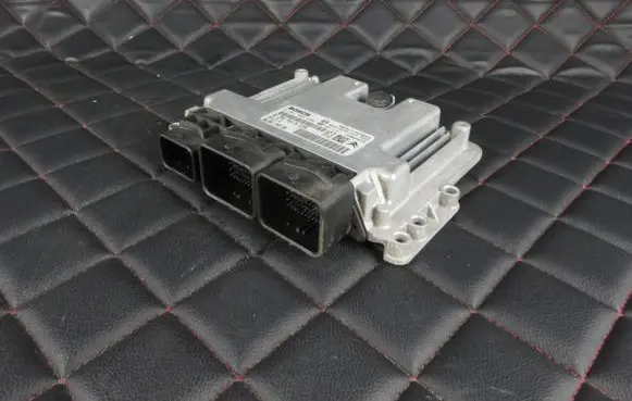 Citroen C4 II Engine control unit/module 0261S04690 9663193780 9666104280