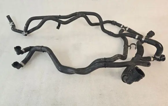 Volvo XC40 Engine coolant pipe/hose 32249727