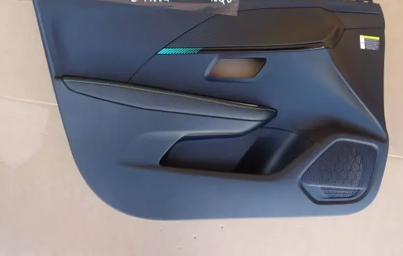 Peugeot 208 Front door card panel trim