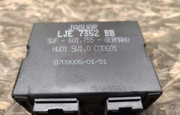 Jaguar XK8 - XKR Parking PDC control unit/module LJE7352BB