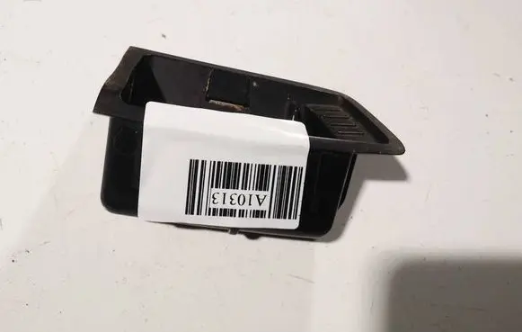 BMW 1 E81 E87 Car ashtray 5116707857305