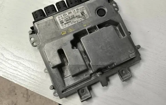 Mercedes-Benz E W213 Engine control unit/module A6549001400 A6549011400 1039T03791