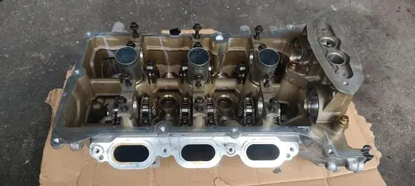 Ford Explorer VI Engine head L1ME6C064BA