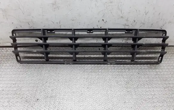 Volvo V50 Front bumper lower grill
