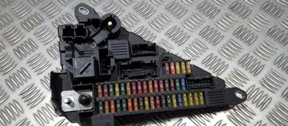 BMW 5 E60 E61 Fuse box set 690661804 6906618-04