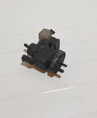 Mercedes-Benz C W203 Turbo solenoid valve 4715396