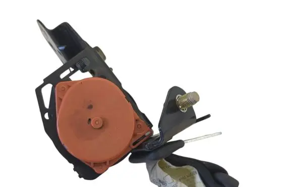 Middle seatbelt (rear)