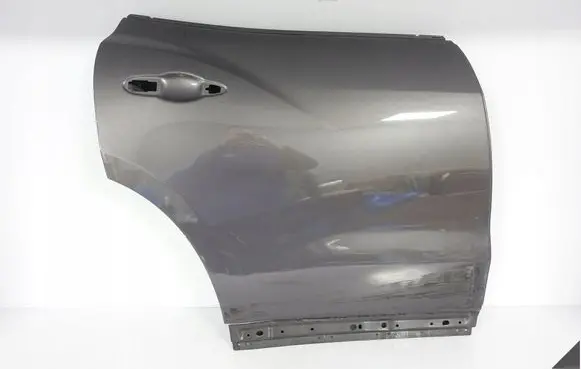Maserati Levante Rear door 673009991