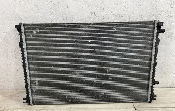 Audi Q7 4M Coolant radiator
