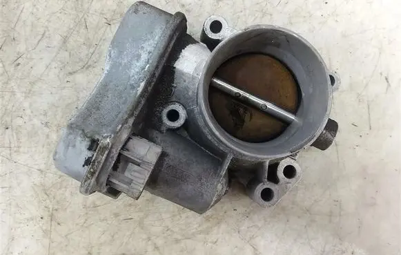 Opel Vectra C Throttle body valve 