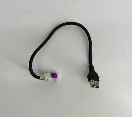 Mercedes-Benz C W204 USB socket connector A1728200515