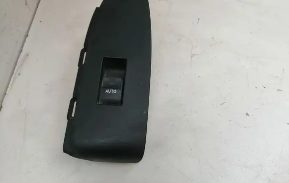 Toyota Prius (XW30) Electric window control switch 7423147110