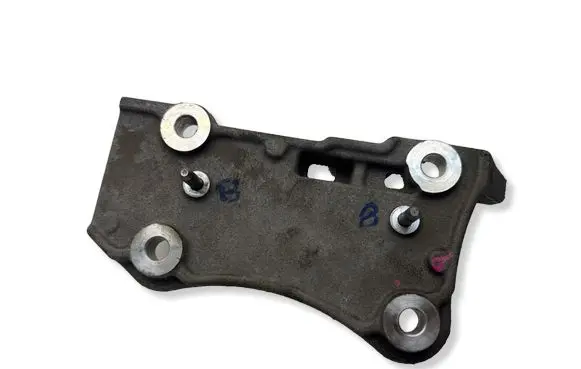 Opel Mokka B Engine mounting bracket 9826426680