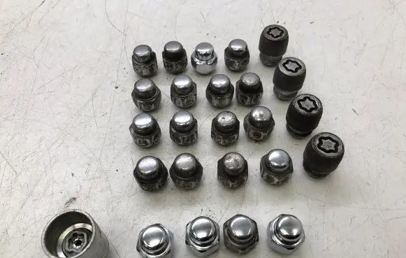Mazda 3 III Nuts/bolts 