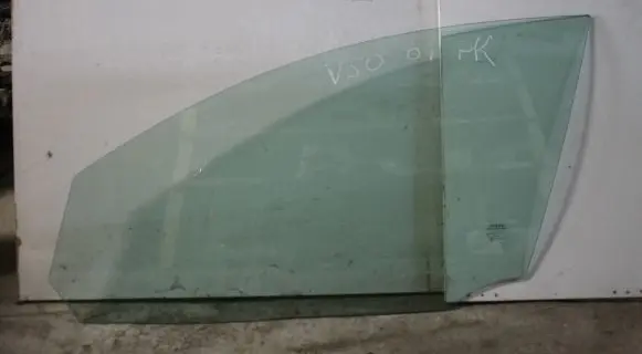 Volvo V50 Front door window glass four-door