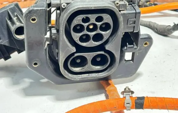 Volkswagen Golf VII Electric car charge socket 5QE915925K 20471 5GE971531AA