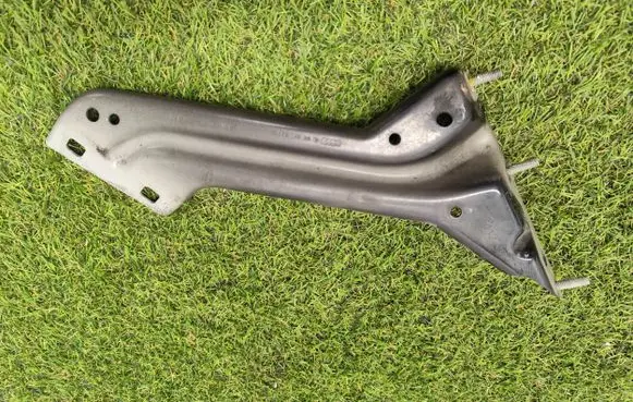 Audi Q5 SQ5 Fender mounting bracket 8R0821136