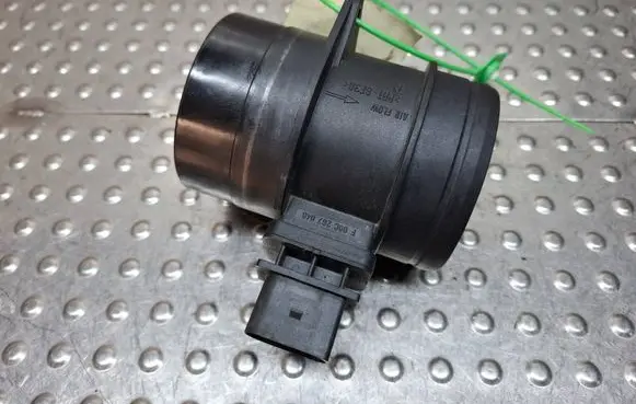 Audi A4 S4 B7 8E 8H Mass air flow meter S27705761 03G906461C