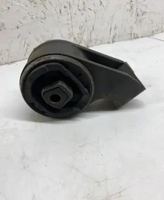 Volvo S40, V40 Engine mount bracket 30807143 4618020