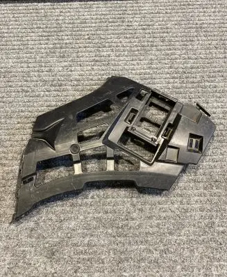 Mercedes-Benz GLE W167 Front bumper mounting bracket A1678858602