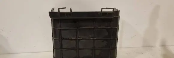 Volkswagen PASSAT B6 Battery box tray 1K0915336