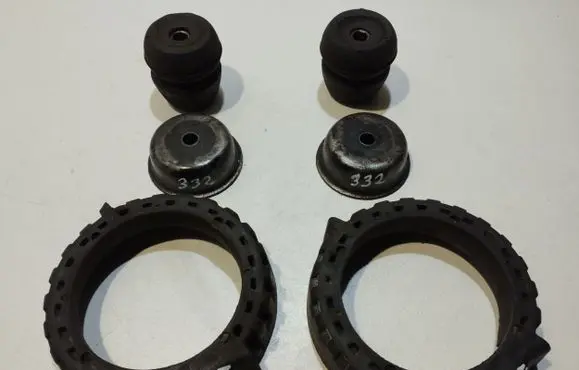 Saab 9-5 Rear coil spring rubber mount 90496720 4837043