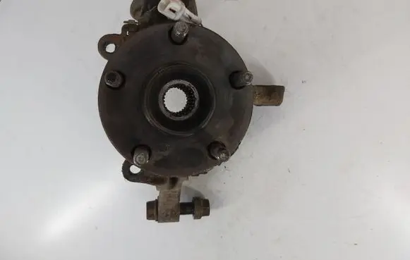 Toyota Corolla Verso E121 Front wheel hub spindle knuckle