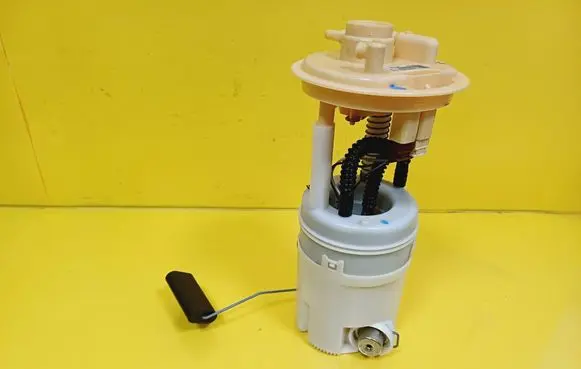 Mitsubishi Colt In-tank fuel pump MN135000