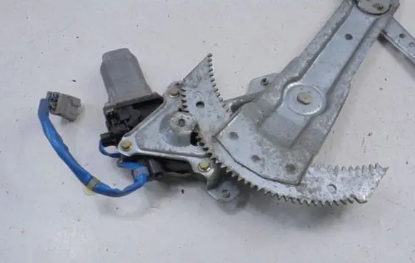 Honda HR-V Front door window regulator with motor