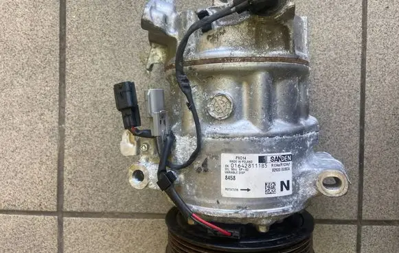 Renault Kangoo III Air conditioning (A/C) compressor (pump) 926006UB0A