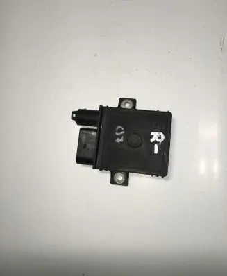 Jeep Grand Cherokee (WK) Glow plug pre-heat relay A6421530379