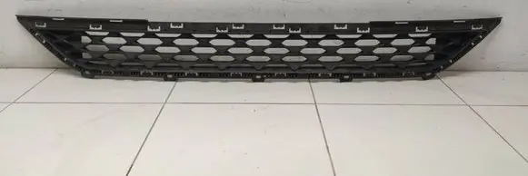 Hyundai Tucson TL Front bumper lower grill 86561D7500