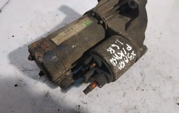 Citroen Xsara Picasso Starter motor D6RA572