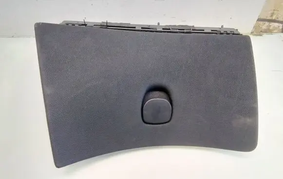 Alfa Romeo 156 Glove box