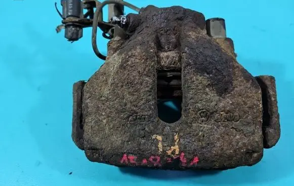 Front brake caliper