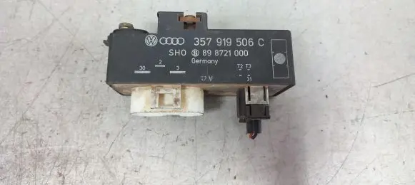 Volkswagen Golf III Coolant fan relay 357919506C